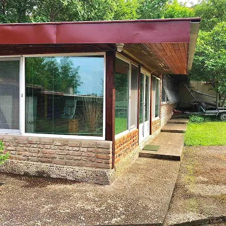 Holiday home самостоятелна на 10 минути от плажа